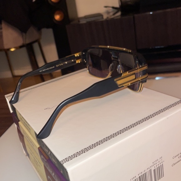 *Dita* Grandmaster Four - Picture 9 of 12